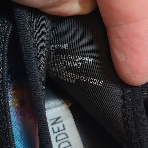 Girl's Steve Madden slip on shoes - Picture 8 of 9